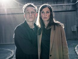 Alexandra Maria Lara and Matthias Schweighöfer in You Are Wanted (2017)