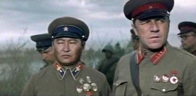 Chojbalsangijn Nergui and Mikhail Ulyanov in Daisny tserguudee sonsotsgoo! (1971)