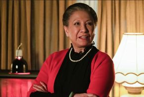 Cousin Rosalind in Awkwafina is Nora from Queens