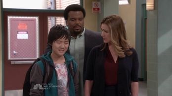 Still of Ethan Lee, Peri Gilpin and Craig Robinson in Mr. Robinson (2015)