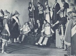 Gene Autry, Smiley Burnette, Frankie Darro, Wheeler Oakman, Peter Potter, Warner Richmond, and Betsy King Ross in Men wi