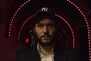 Jeff Wilbusch in Unorthodox (2020)