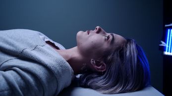 Natalie as Sophie in Laburinthos.