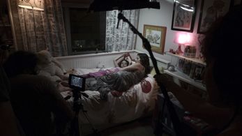 Mahsa Ghorbankarimi and Mina Gorelick: Behind the Scenes still from the film LUCIFEROUS. (2015)