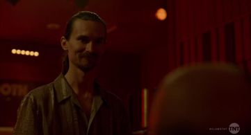 Vincent Stalba (Seizure Guy) talking to Dean Norris (Uncle Daddy) in Claws.