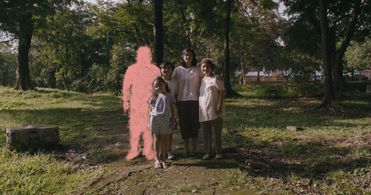 Adrian Castañares, Kent Zamora, Meryll Soriano, Lita Loresco, and Miel Espinoza in Judy Free (2019)