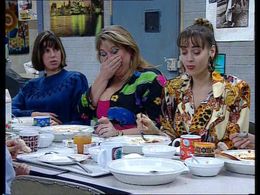 Maya van den Broecke, Isa Hoes, and Marjolein Keuning in Vrouwenvleugel (1993)