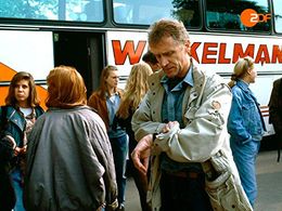 Robert Atzorn in Unser Lehrer Doktor Specht (1992)