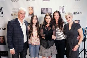 Brooke Shields, Jane Badler, Eric Parkinson, Sterling Jerins, and Desiree Garnier in Daisy Winters (2017)