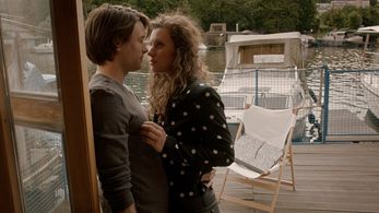 Václav Neuzil and Marie Málková in Fotograf (2015)