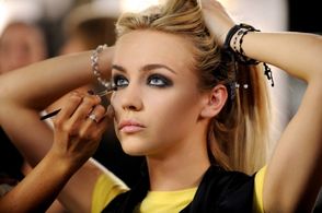 Alexandria Everett in America's Next Top Model (2003)