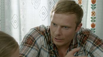 Anton Pampushnyy in Bednaya Liz (2013)