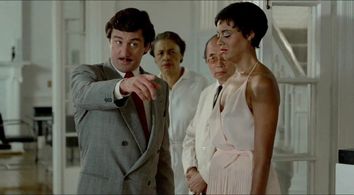 Robert De Niro, Diahnne Abbott, and Kim Chan in The King of Comedy (1982)