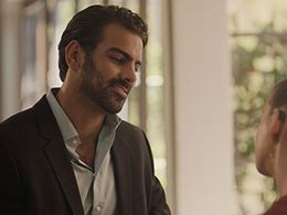 Shoshannah Stern and Nyle DiMarco in This Close (2018)