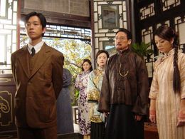 Yueming Pan, Wei Zhao, Zhenhai Kou, Ke Hu, and Yung-Hsin Chao in Moment in Peking (2005)