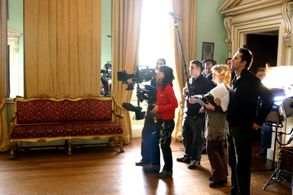 On the set of '12 In A Box'