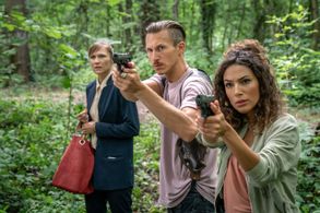 Amy Mußul, Julischka Eichel, and Johannes Hendrik Langer in Leipzig Homicide: Fürchte dich nicht (2024)