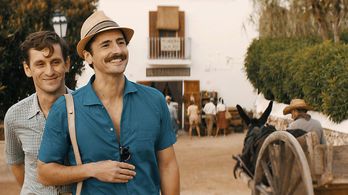 Juan Diego Botto and Raúl Arévalo in The Europeans (2020)