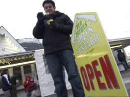 Adam Richman in Man v. Food (2008)
