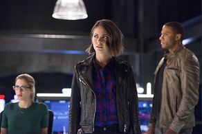 David Ramsey, Willa Holland, and Emily Bett Rickards in The Flash (2014)