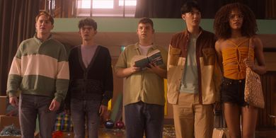 Joe Locke, Yasmin Finney, William Gao, Tobie Donovan, and Kit Connor in Heartstopper (2022)
