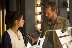 Rod Hallett and Naomi Scott in Terra Nova (2011)