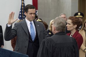 Martin Doyle, Lara Jean Chorostecki, and Ashley Zukerman in Designated Survivor (2016)