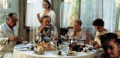 Nina Arkhipova, Ingeborga Dapkunaite, Alla Kazanskaya, Nadezhda Mikhalkova, Lyubov Rudneva, and Vyacheslav Tikhonov in B