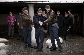 Dean Newcombe, Kasey Cummings and Antonio Ploszay di Liberatore in Tobe! Dakota