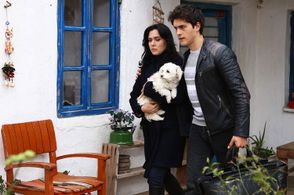 Sevval Sam and Alperen Duymaz in Crossroads (2016)