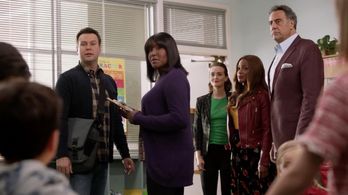 Brad Garrett, Taran Killam, Leighton Meester, Kimrie Lewis, and Naomi Ekperigin in Single Parents (2018)