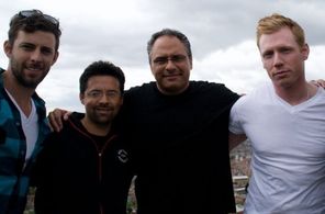 Oscar Orlando Torres, Brent Ryan Green, Ron Raphael Jacobs, and Jeff Goldberg in En tus manos (2010)