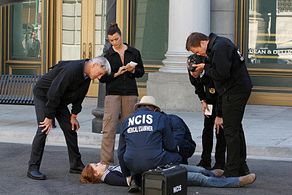 Mark Harmon, David McCallum, Sean Murray, Michael Weatherly, Cote de Pablo, and Erica Piccininni in NCIS (2003)