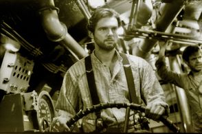 William H. Macy and Matt Lindquist in In Enemy Hands (2004)