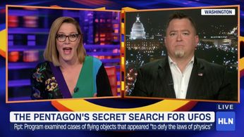 S.E. Cupp and Luis Elizondo in S.E. Cupp Unfiltered (2017)