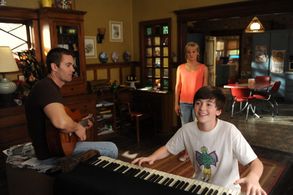 Martha Plimpton, Garret Dillahunt, Jimmy Guest, and Greyson Chance in Raising Hope (2010)