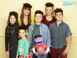 Crash & Bernstein Cast Mary Birdsong, Oana Gregory, Landry Bender, Cole Jensen, Aaron Landon, Mckenna Grace, Crash