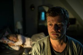 Andreas Guenther and Jette Jungjohann in Tod auf der Insel (2015)