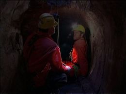 Mike Rowe in Dirty Jobs (2005)