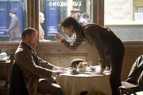 Josh Hartnett and Richard Riddell in Penny Dreadful (2014)