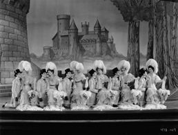 Ilka Chase, Marion Davies, and Vivien Oakland in The Florodora Girl (1930)