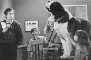 Charles Grodin, Nicholle Tom, Christopher Castile, Sarah Rose Karr, and Chris in Beethoven (1992)