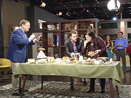 Caroline Rhea, Andy Richter, Jonathan Bennett, Duff Goldman, and Alex Guarnaschelli in Celebrity Food Fight (2015)