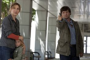 Tim Guinee, Elizabeth Mitchell, and Morgan Hinkleman in Revolution (2012)