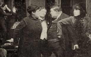 Flora Finch, Nitra Frazer, Donald MacBride, Hughie Mack, Kate Price, and William Shea in When Hooligan and Dooligan Ran 