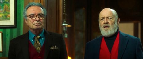 Oscar Martínez and Marcos Mundstock in The Weasel's Tale (2019)