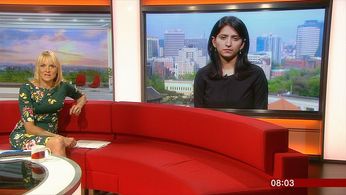 Louise Minchin and Yogita Limaye in Breakfast (2000)