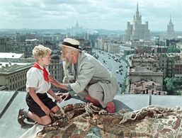 Aleksei Litvinov and Nikolay Volkov in The Flying Carpet (1957)