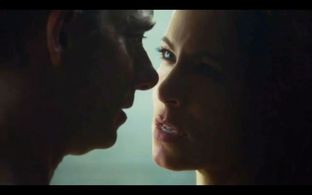 Stephanie Drapeau and Martin Freeman in StartUp (2016)