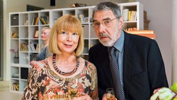 Ursela Monn and Gunter Schoß in Zoo Doctor: My Mom the Vet (2006)